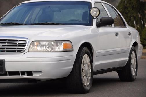 Photo 3 of 34 of 2008 Ford Crown Victoria Police Interceptor