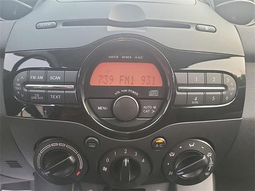 Photo 3 of 23 of 2014 Mazda Mazda2 Sport