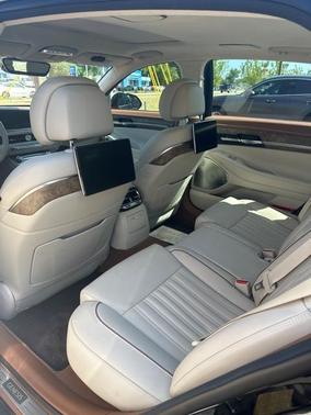 Photo 5 of 6 of 2020 Genesis G90 5.0 Ultimate