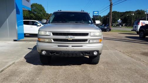 Photo 3 of 14 of 2004 Chevrolet Suburban 1500 Z71