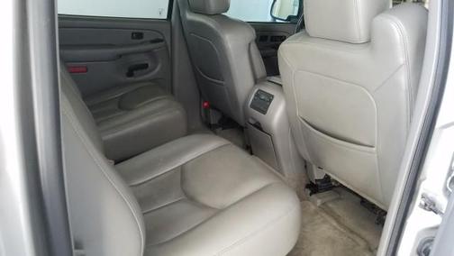 Photo 5 of 14 of 2004 Chevrolet Suburban 1500 Z71