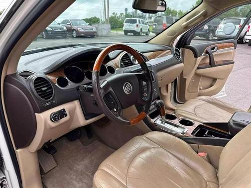 Photo 5 of 35 of 2008 Buick Enclave CXL
