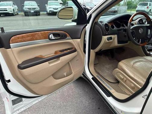 Photo 3 of 35 of 2008 Buick Enclave CXL