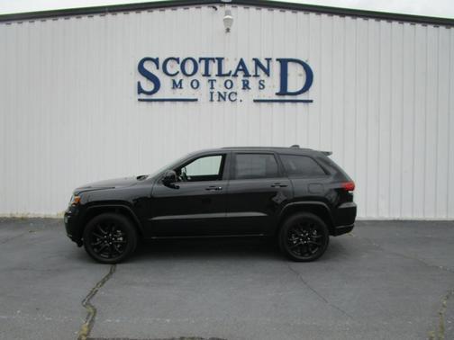 Photo 1 of 19 of 2022 Jeep Grand Cherokee WK Laredo