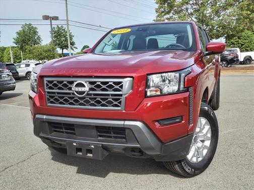 Photo 2 of 30 of 2023 Nissan Frontier SV