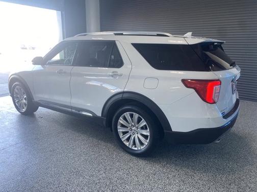 Photo 3 of 3 of 2020 Ford Explorer LIMITED
