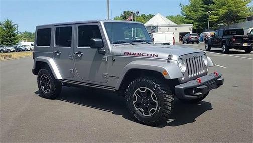 Photo 2 of 19 of 2017 Jeep Wrangler Unlimited Rubicon