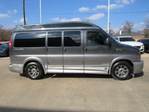 Photo 5 of 49 of 2016 GMC Savana 2500 Work Van