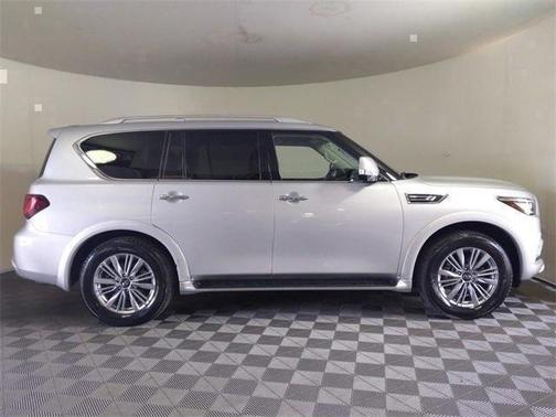 Photo 3 of 32 of 2021 INFINITI QX80 Luxe