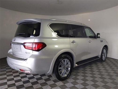 Photo 4 of 32 of 2021 INFINITI QX80 Luxe