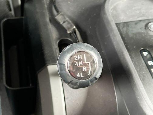 Photo 5 of 36 of 2008 Jeep Wrangler Unlimited X