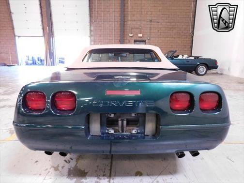 Photo 3 of 99 of 1994 Chevrolet Corvette Base