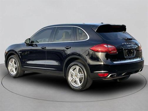 Photo 3 of 32 of 2014 Porsche Cayenne Hybrid S