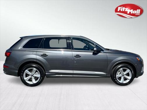 Photo 5 of 32 of 2021 Audi Q7 45 Premium