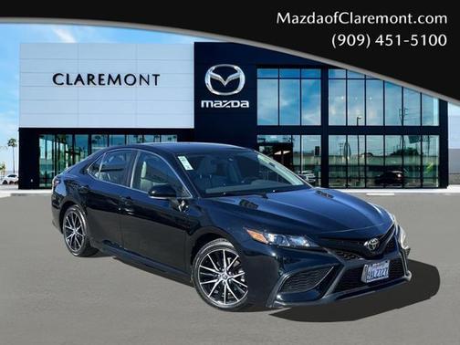 Photo 1 of 25 of 2022 Toyota Camry SE