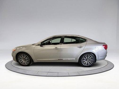 Photo 5 of 42 of 2014 Kia Cadenza Premium