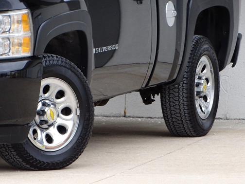 Photo 4 of 34 of 2008 Chevrolet Silverado 1500 Work Truck