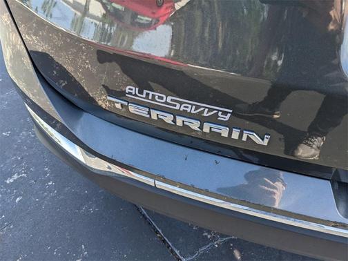Photo 5 of 28 of 2020 GMC Terrain SLT