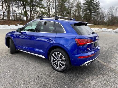 Photo 3 of 26 of 2022 Audi SQ5 3.0T Premium