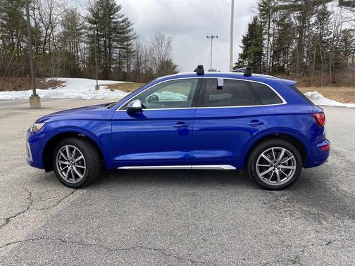 Photo 2 of 26 of 2022 Audi SQ5 3.0T Premium
