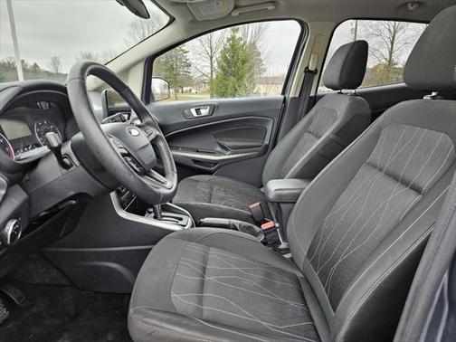 Photo 4 of 45 of 2018 Ford EcoSport SE