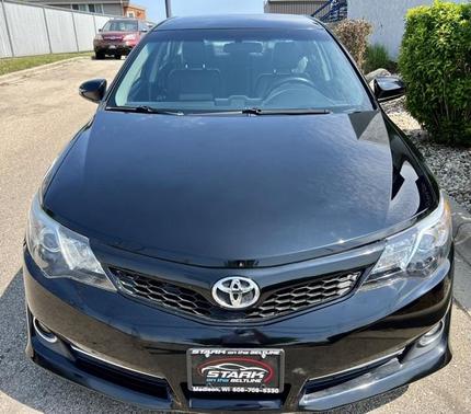 Photo 3 of 18 of 2014 Toyota Camry SE