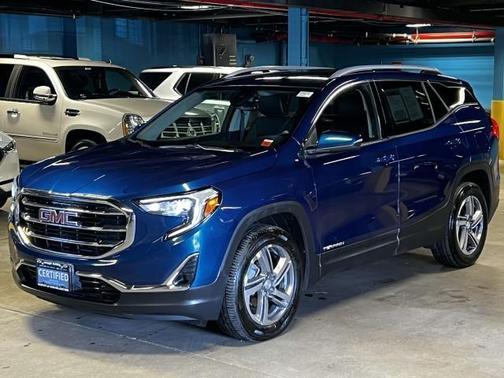 Photo 4 of 50 of 2020 GMC Terrain SLT