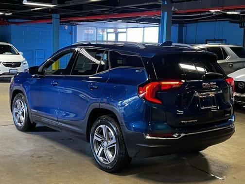 Photo 5 of 50 of 2020 GMC Terrain SLT