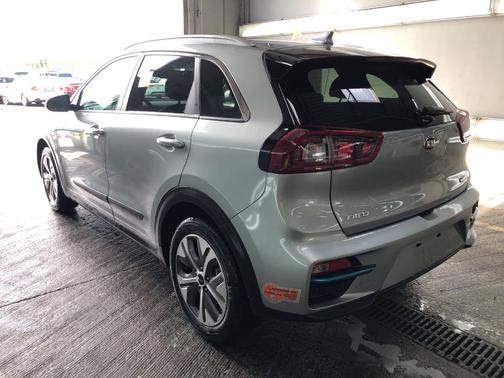 Photo 2 of 16 of 2019 Kia Niro EV EX Premium