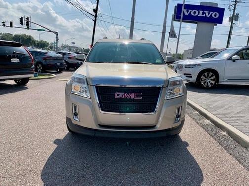 Photo 2 of 28 of 2010 GMC Terrain SLT-1