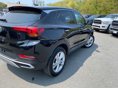 Photo 5 of 25 of 2022 Buick Encore GX Preferred