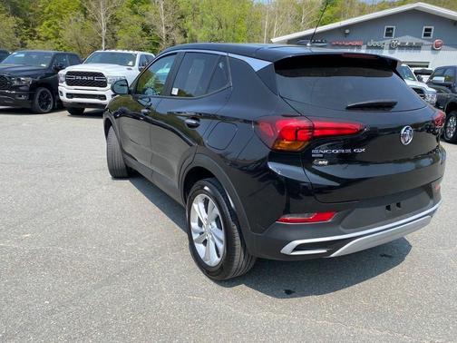 Photo 3 of 25 of 2022 Buick Encore GX Preferred