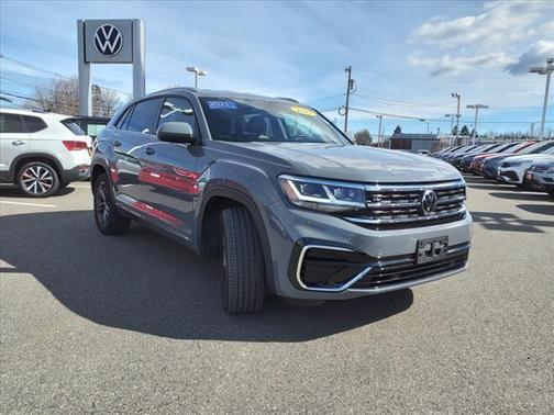Photo 3 of 25 of 2021 Volkswagen Atlas Cross Sport 3.6L V6 SE w/Technology R-Line