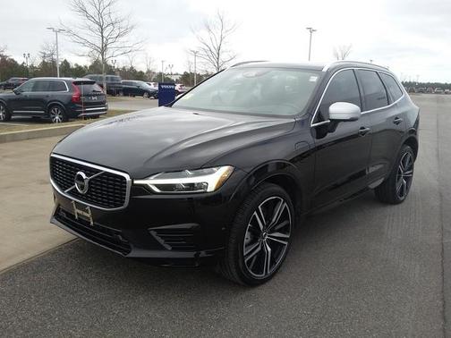 Photo 3 of 21 of 2019 Volvo XC60 Recharge Plug-In Hybrid T8 R-Design