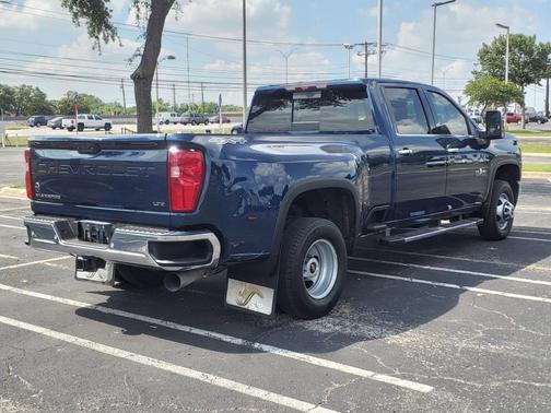 Photo 5 of 28 of 2020 Chevrolet Silverado 3500 LTZ