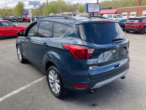 Photo 5 of 46 of 2019 Ford Escape SEL