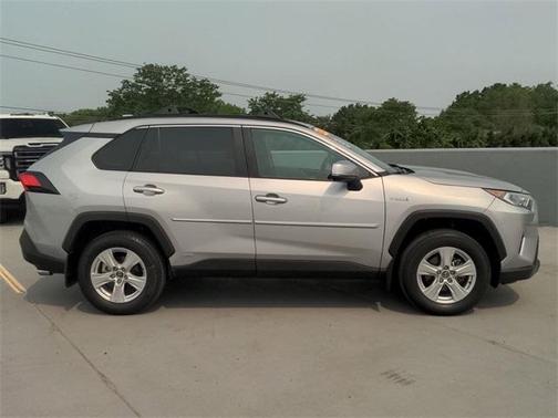 Photo 5 of 30 of 2020 Toyota RAV4 Hybrid XLE