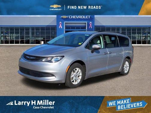 Photo 1 of 32 of 2021 Chrysler Voyager LXI