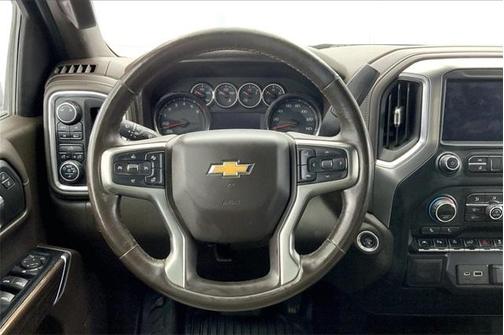Photo 3 of 26 of 2019 Chevrolet Silverado 1500 LT