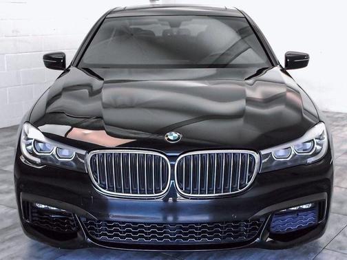 Photo 2 of 54 of 2017 BMW 740e xDrive iPerformance