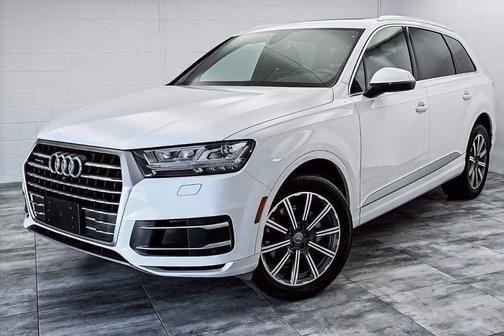 Photo 1 of 48 of 2019 Audi Q7 45 Premium Plus
