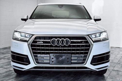 Photo 2 of 48 of 2019 Audi Q7 45 Premium Plus