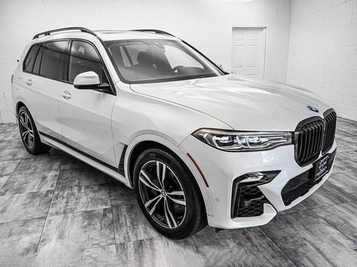 Photo 3 of 52 of 2020 BMW X7 xDrive40i