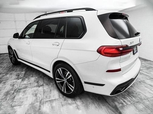 Photo 4 of 52 of 2020 BMW X7 xDrive40i