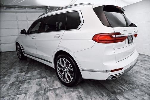Photo 4 of 48 of 2020 BMW X7 xDrive40i