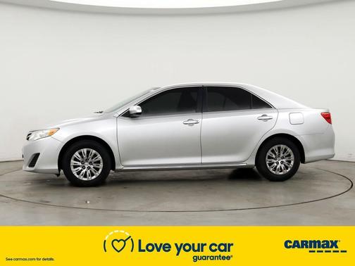 Photo 3 of 24 of 2012 Toyota Camry LE