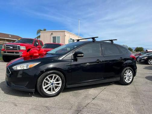 Photo 3 of 27 of 2016 Ford Focus SE