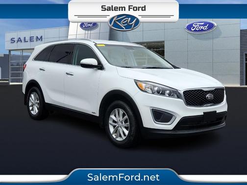 Photo 1 of 31 of 2017 Kia Sorento LX