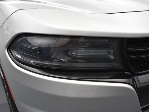 Photo 5 of 46 of 2019 Dodge Charger SXT