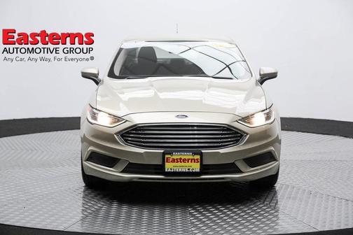 Photo 2 of 61 of 2018 Ford Fusion SE